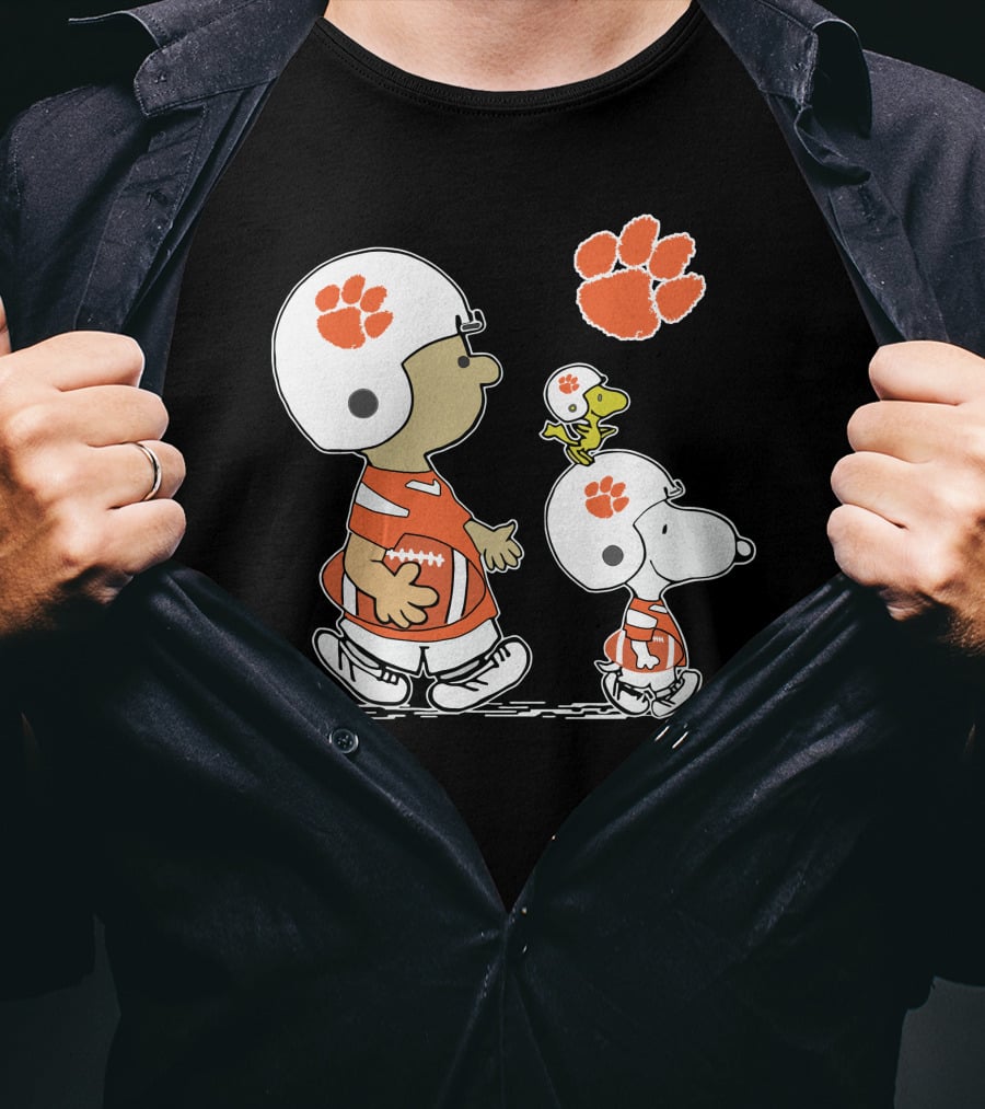 Clemson Tigers Snoopy Woodstock Peanuts Football Character Collaboration T-Shirt