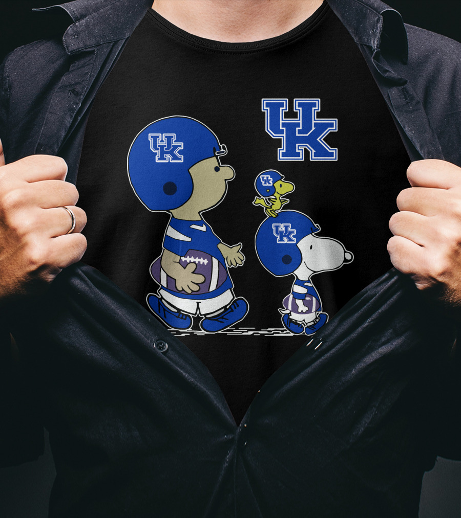 UK Wildcats Snoopy And Woodstock Football Helmets T-Shirt