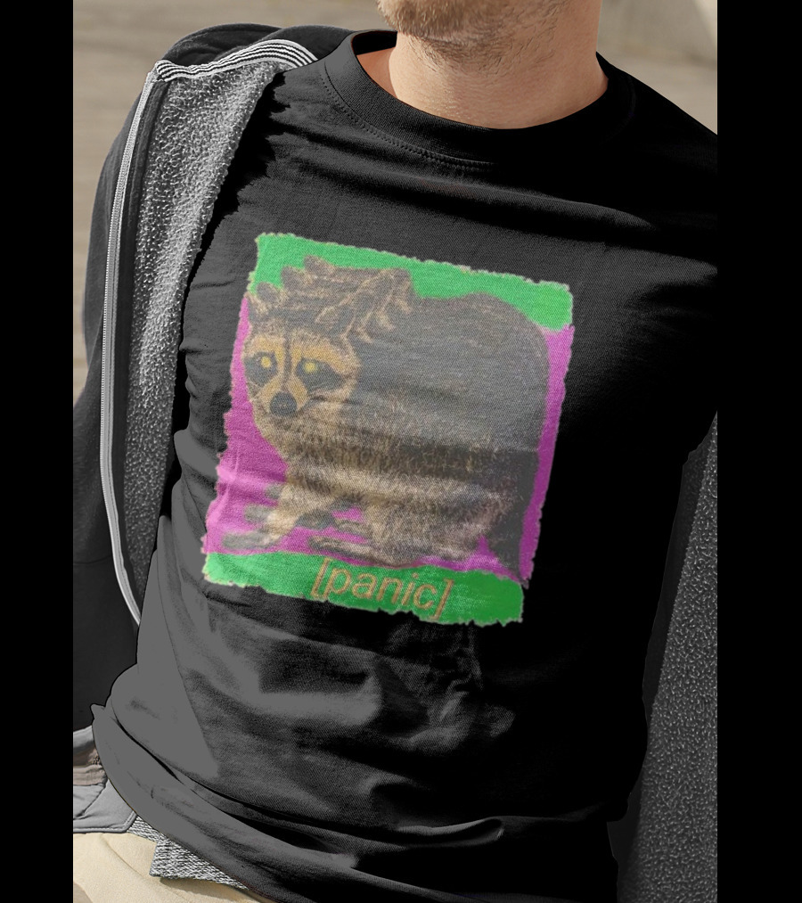 Raccoon [panic] Colorful Retro T-Shirt