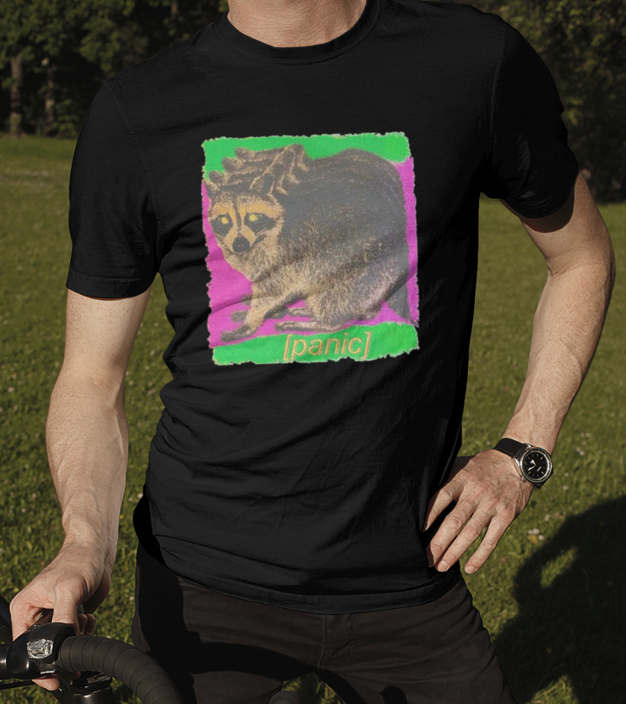 Raccoon [panic] Colorful Retro T-Shirt