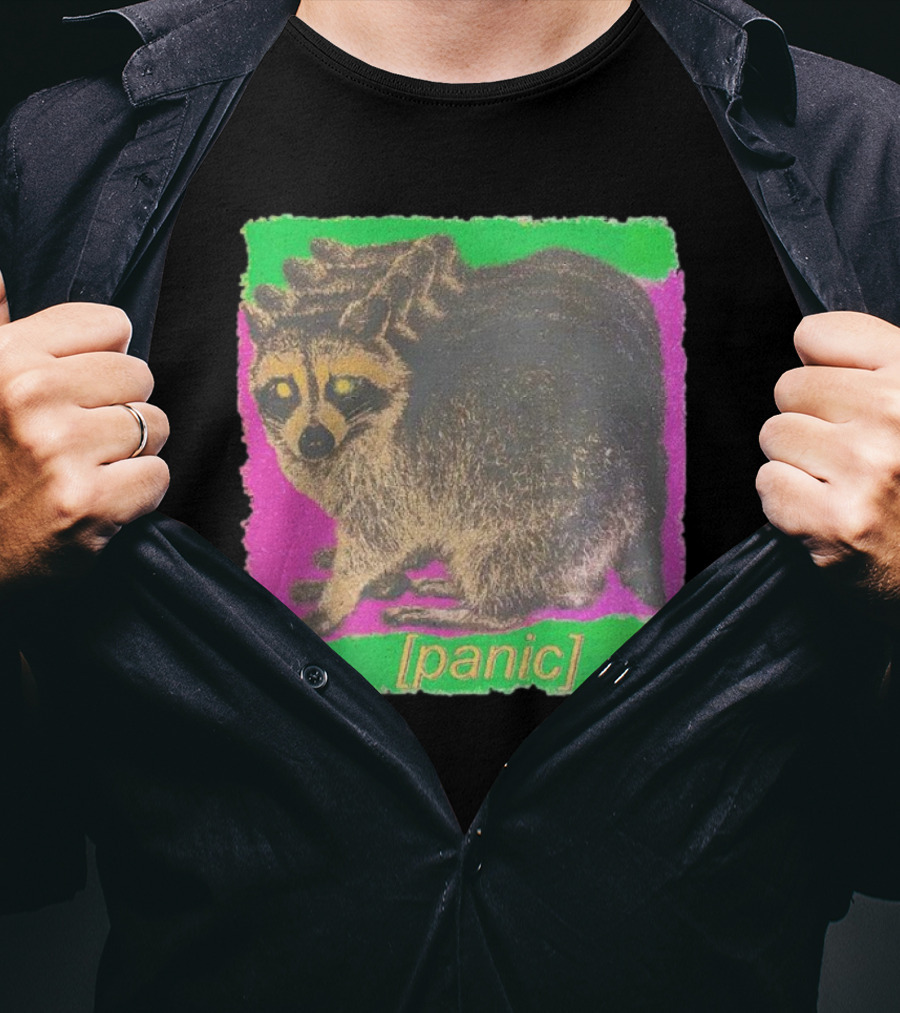 Raccoon [panic] Colorful Retro T-Shirt