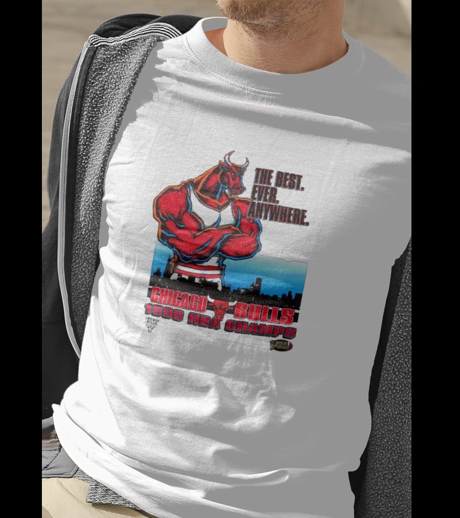 Chicago Bulls 1996 NBA Champs The Best Ever Anywhere Bulls United Center Skyline T-Shirt
