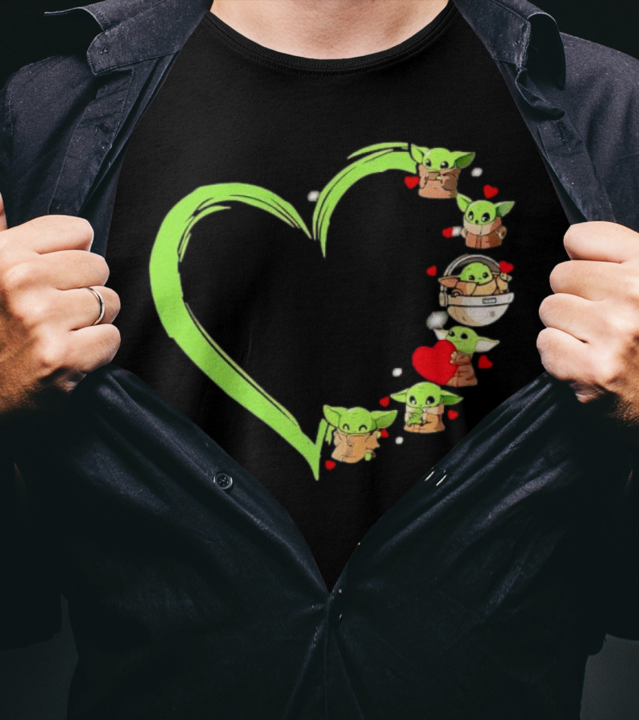Baby Yoda Cute Heart Green Outline Mandalorian Grogu Love T-Shirt