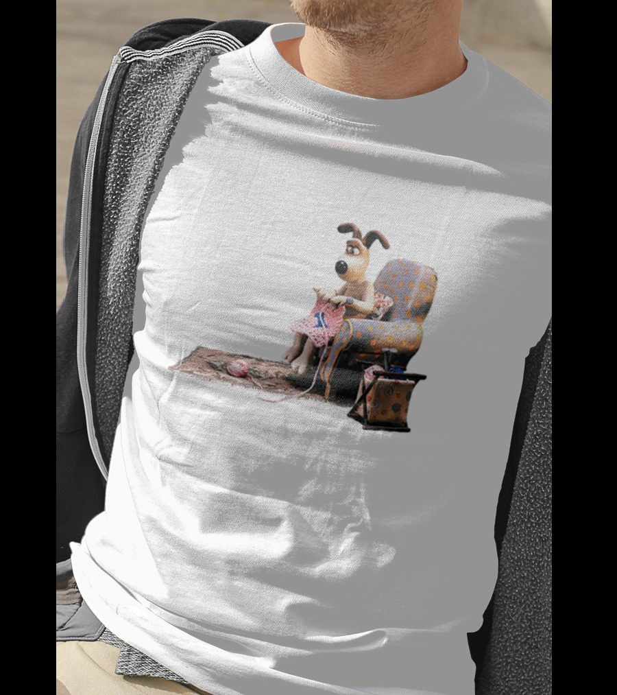 Wallace And Gromit Gromit Knitting In Armchair With Yarn Basket T-Shirt