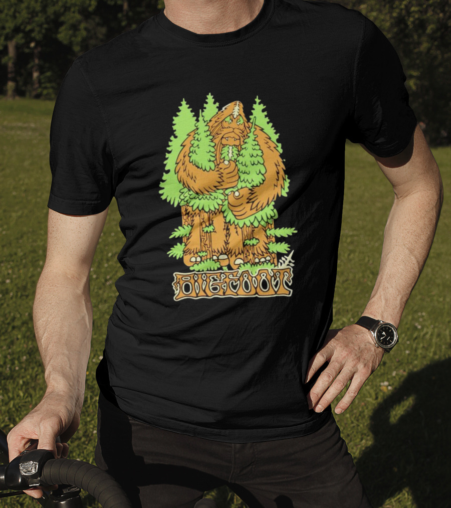 Bigfoot Hug Tree Forest Creature Retro T-Shirt