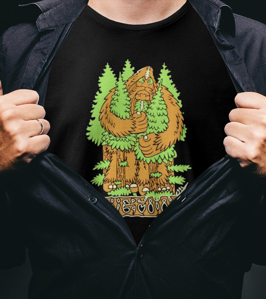 Bigfoot Hug Tree Forest Creature Retro T-Shirt