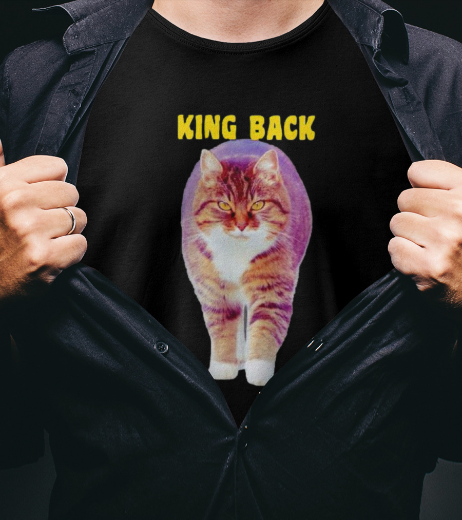 KING BACK Cat Image T-Shirt