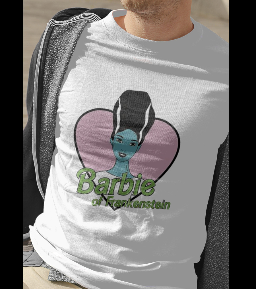 Barbie Of Frankenstein With Heart Background T-Shirt