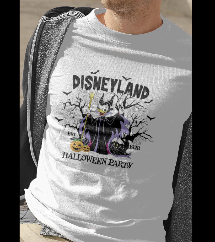 Disneyland Maleficent Donald Halloween Party Est 1928 T-Shirt