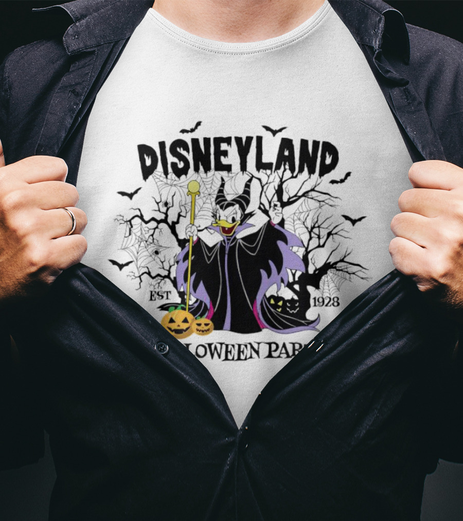 Disneyland Maleficent Donald Halloween Party Est 1928 T-Shirt