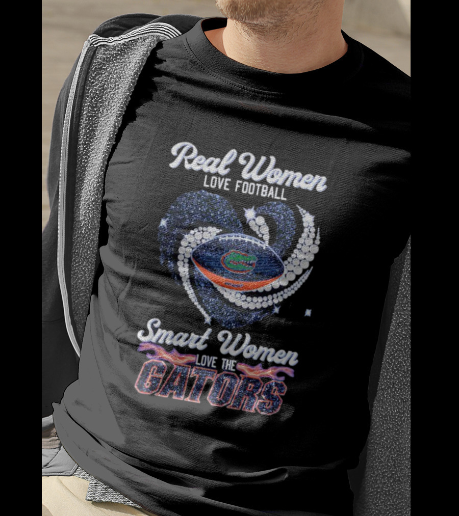 Real Women Love Football Smart Women Love The Gators Football Diamond Heart T-Shirt