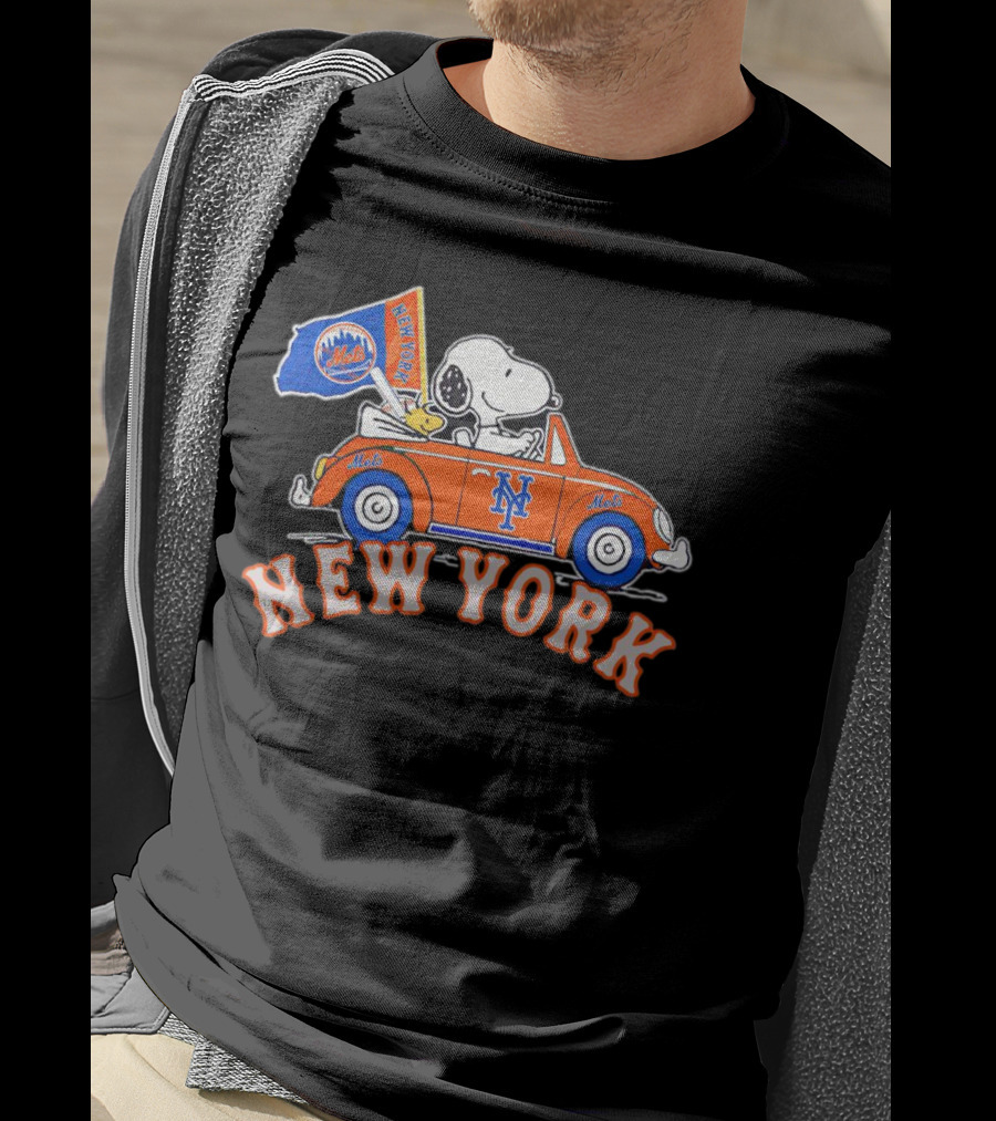 Snoopy Woodstock Driving New York Mets Car Flag T-Shirt