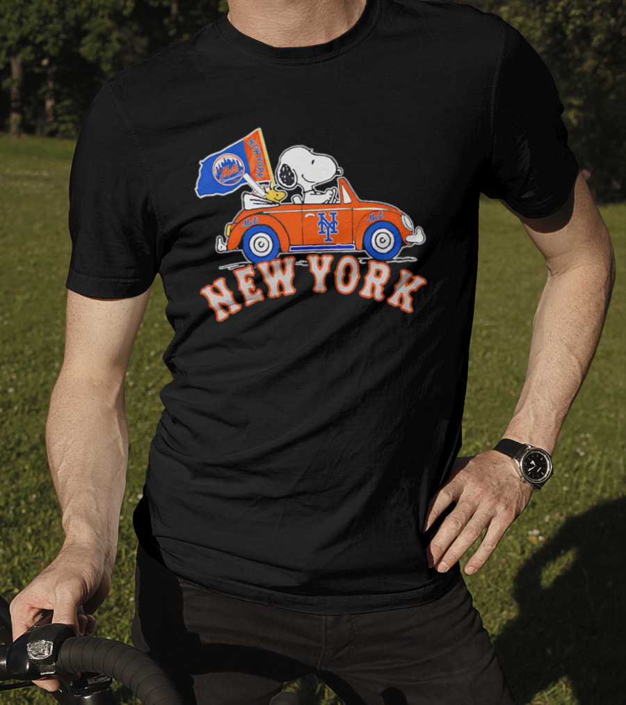 Snoopy Woodstock Driving New York Mets Car Flag T-Shirt