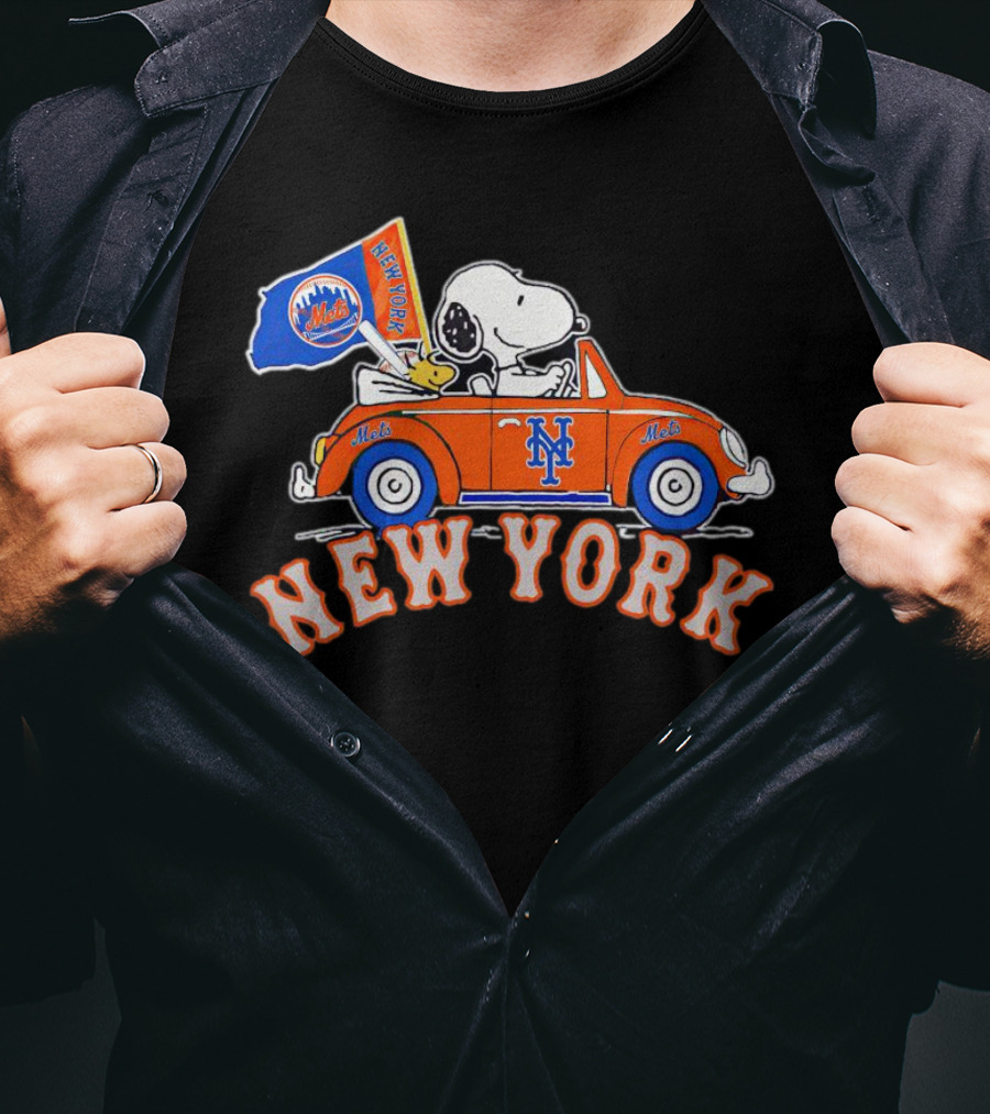 Snoopy Woodstock Driving New York Mets Car Flag T-Shirt