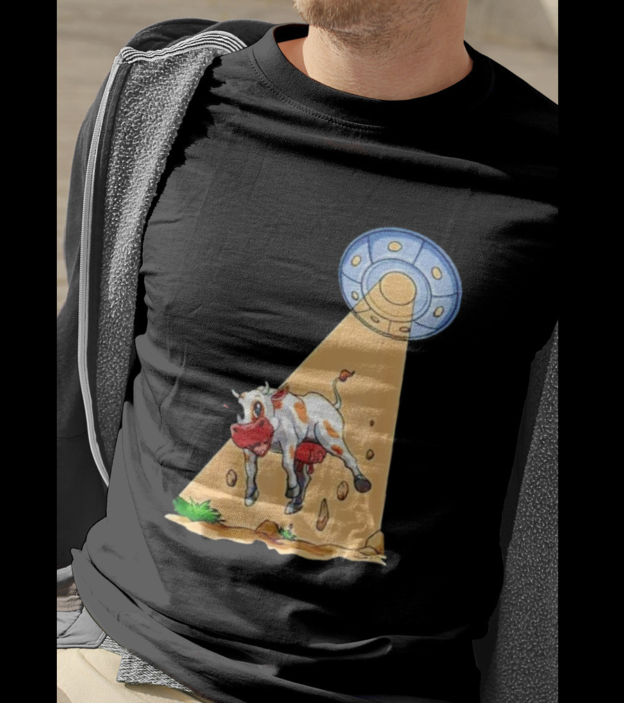 Cow Abduction UFO Alien Cow Abducted Beam Tractor T-Shirt