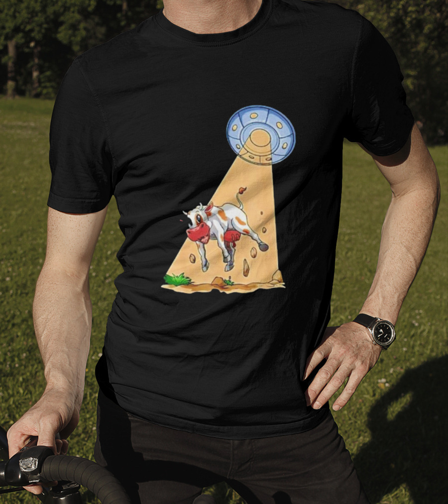 Cow Abduction UFO Alien Cow Abducted Beam Tractor T-Shirt