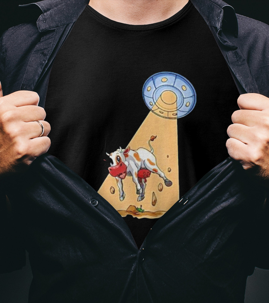 Cow Abduction UFO Alien Cow Abducted Beam Tractor T-Shirt