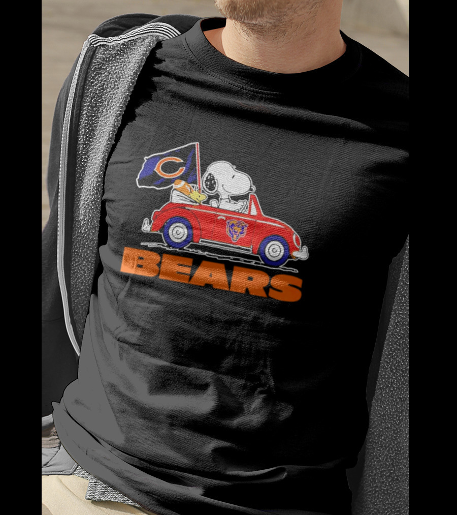 Chicago Bears Snoopy And Woodstock Driving Car With Flag T-Shirt