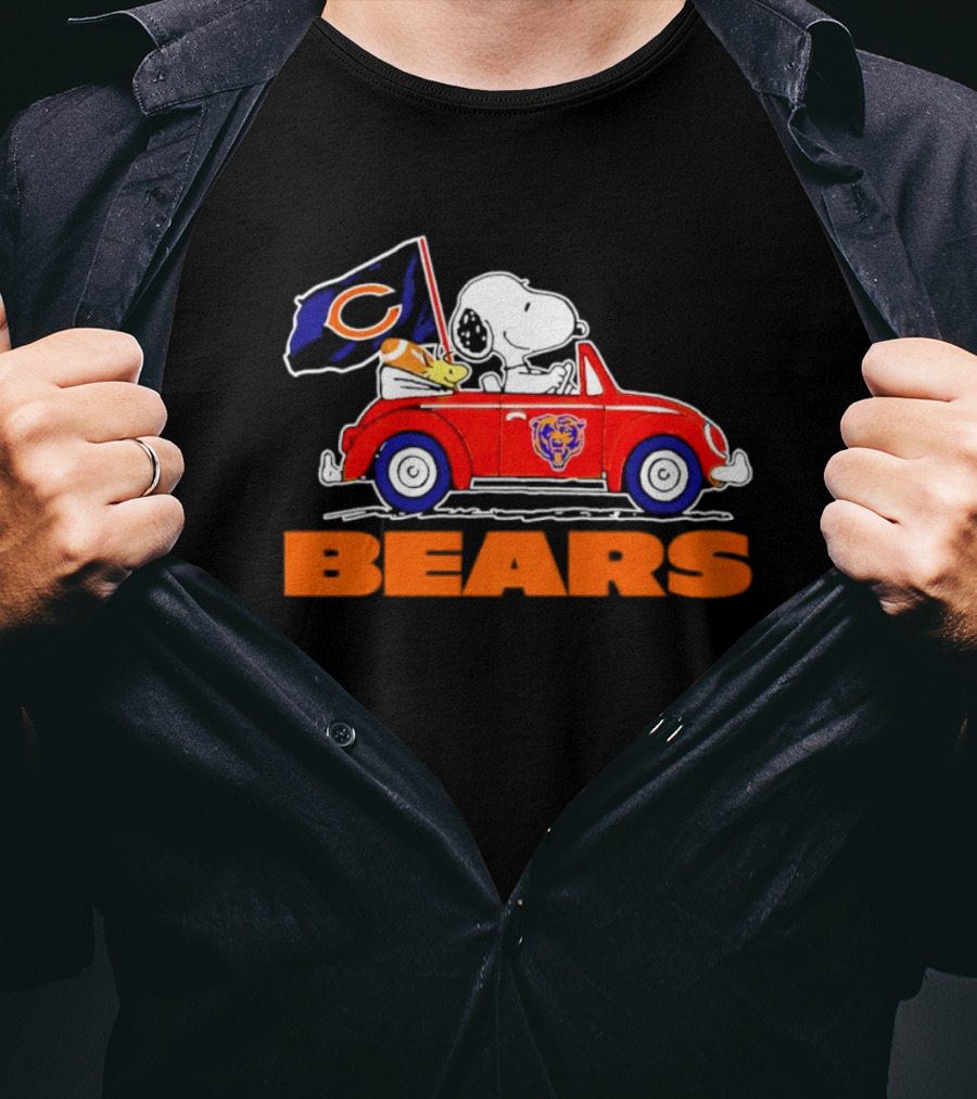 Chicago Bears Snoopy And Woodstock Driving Car With Flag T-Shirt