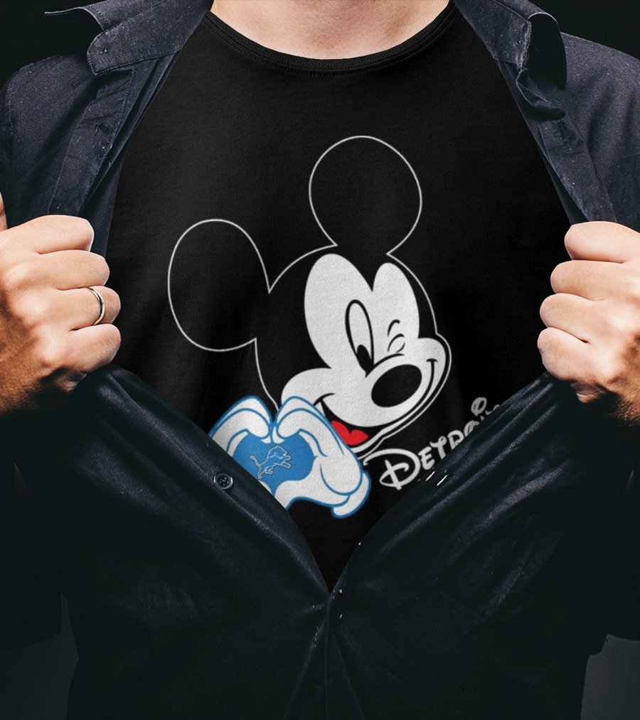 Mickey Detroit Lions Love Heart Gesture T-Shirt