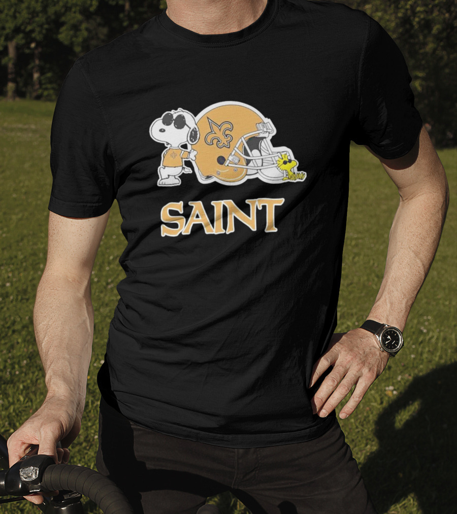 Snoopy Woodstock New Orleans Saints Helmet NFL Saint T-Shirt