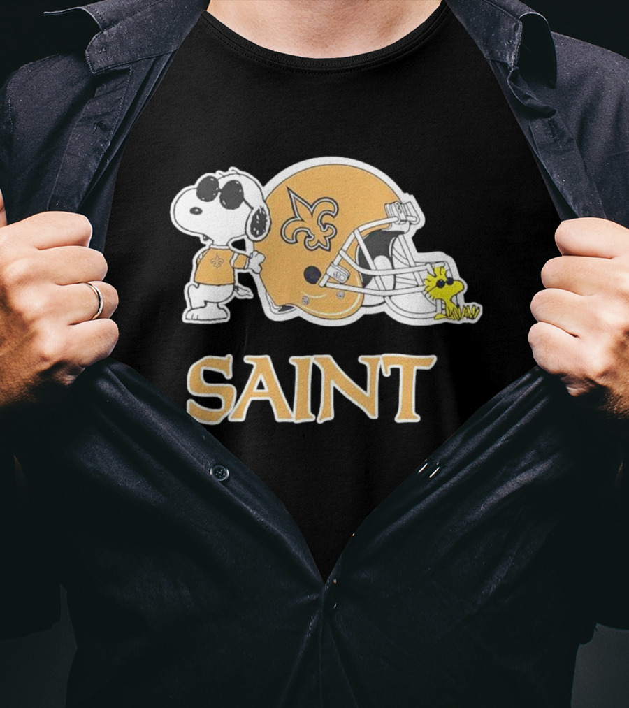 Snoopy Woodstock New Orleans Saints Helmet NFL Saint T-Shirt