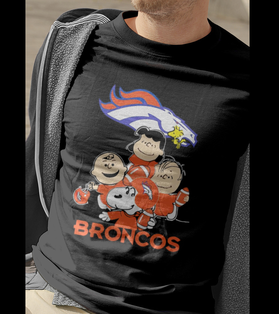 Peanuts Snoopy Denver Broncos Charlie Brown Lucy Linus T-Shirt