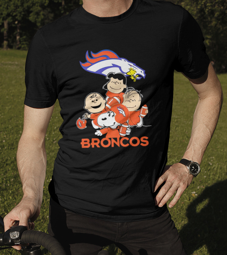 Peanuts Snoopy Denver Broncos Charlie Brown Lucy Linus T-Shirt
