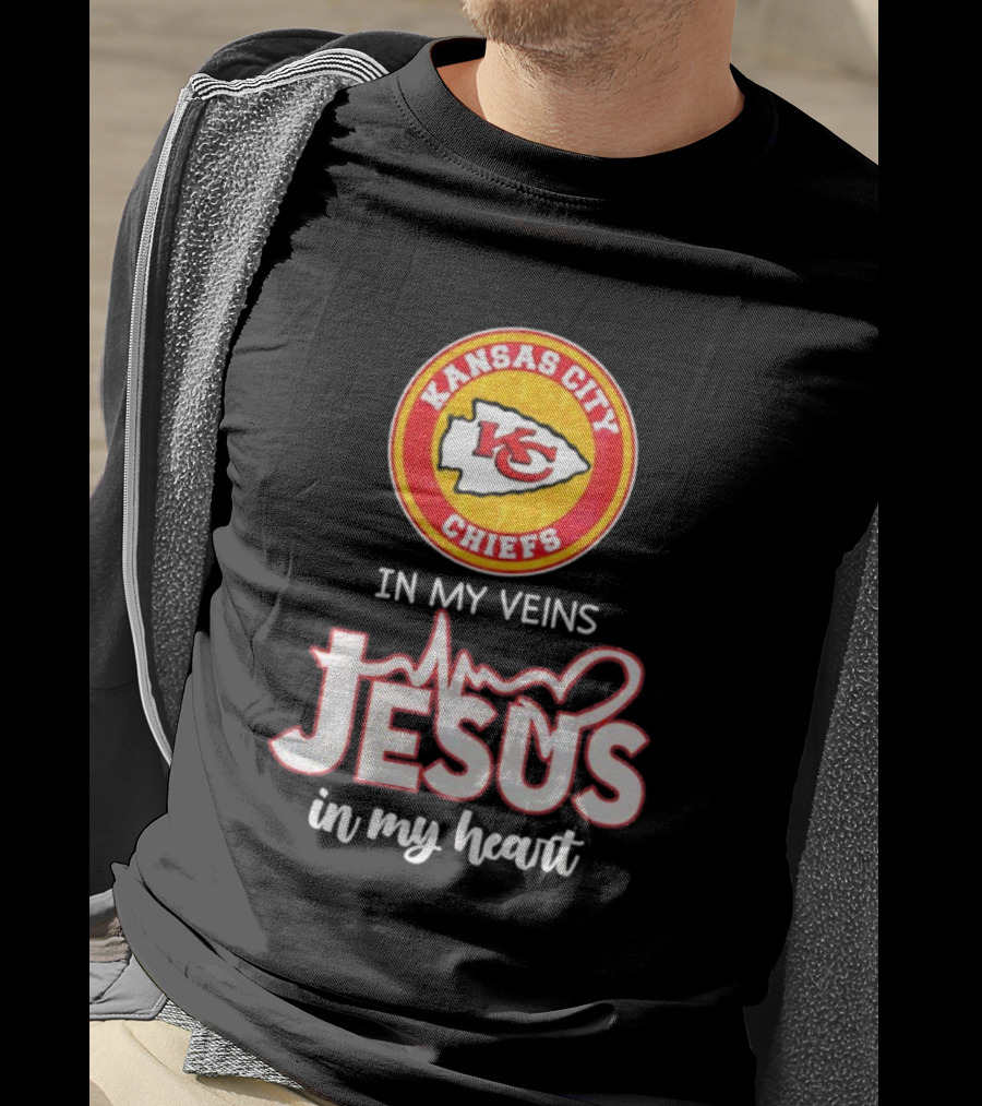 Kansas City Chiefs In My Veins Jesus In My Heart Football Faithful T-Shirt