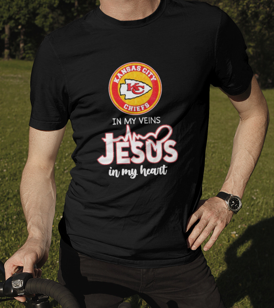 Kansas City Chiefs In My Veins Jesus In My Heart Football Faithful T-Shirt