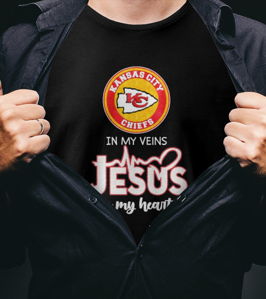 Kansas City Chiefs In My Veins Jesus In My Heart Football Faithful T-Shirt