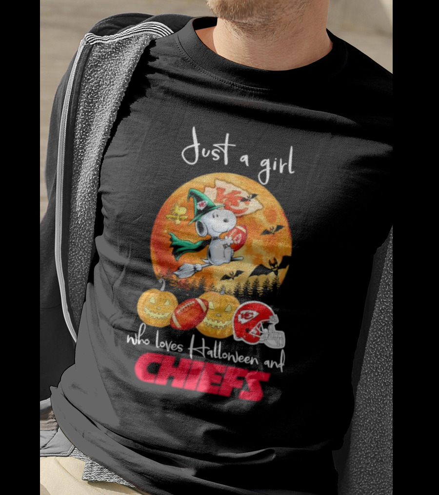 Just A Girl Who Loves Halloween And Chiefs Snoopy Witch T-Shirt