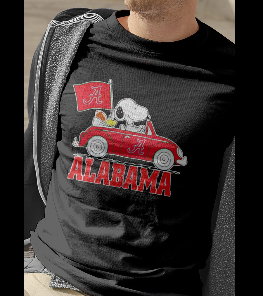 Snoopy And Woodstock Driving Red Car Alabama Crimson Tide Flag T-Shirt