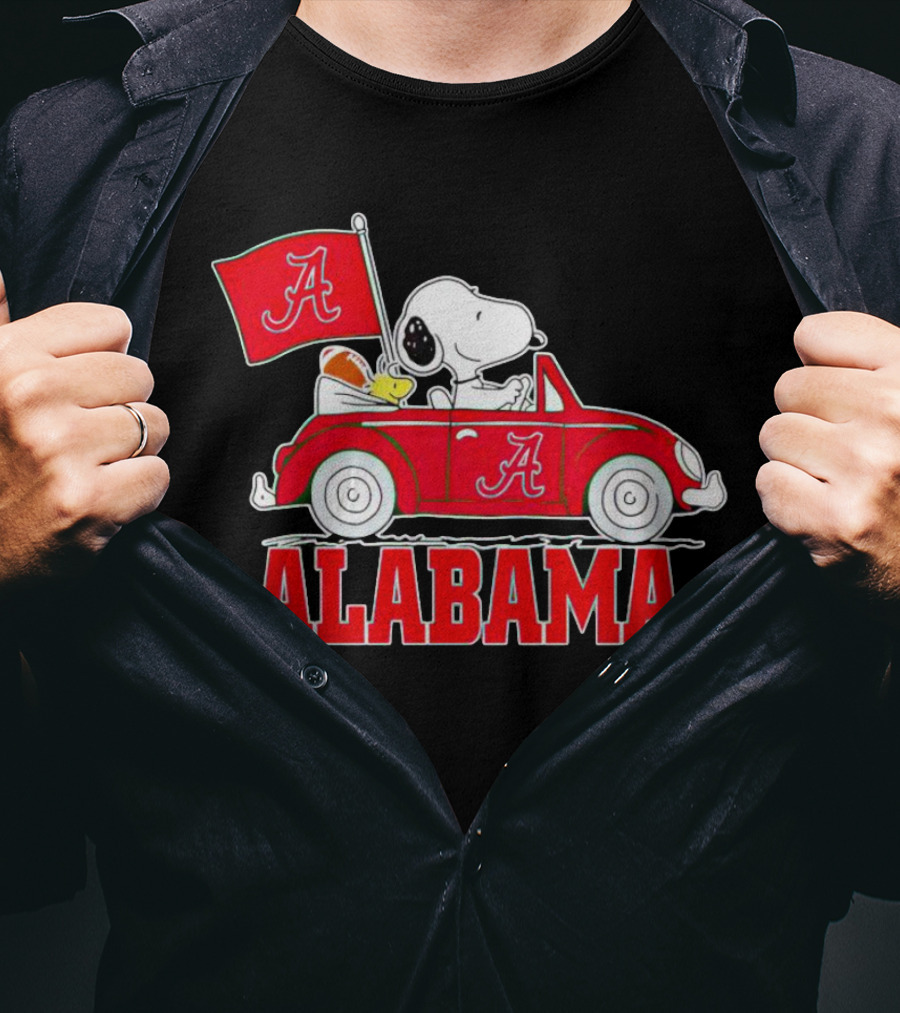 Snoopy And Woodstock Driving Red Car Alabama Crimson Tide Flag T-Shirt