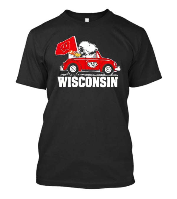 Snoopy And Woodstock In Red Car With Wisconsin Flag And Wisconsin Badgers T-Shirt