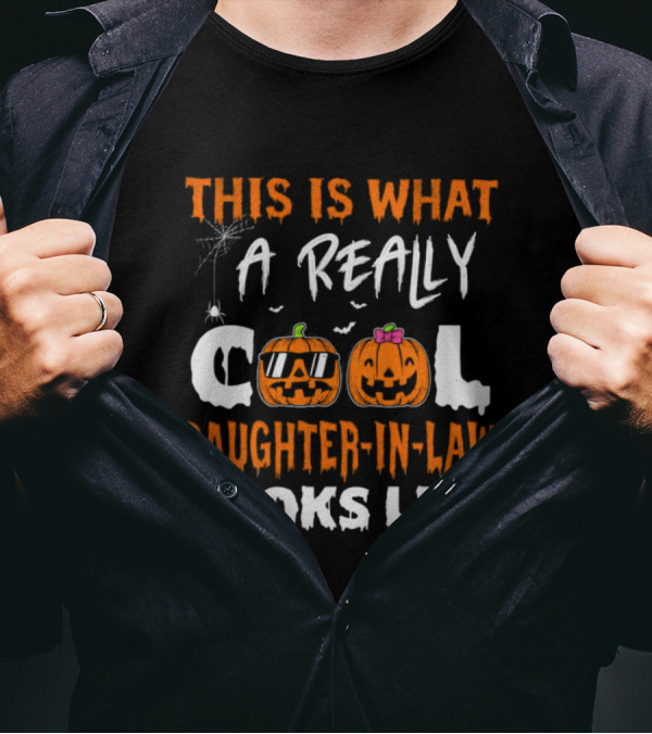 This Is What A Really Cool Daughter-in-law Looks Like Halloween Pumpkins With Sunglasses And Bats T-Shirt