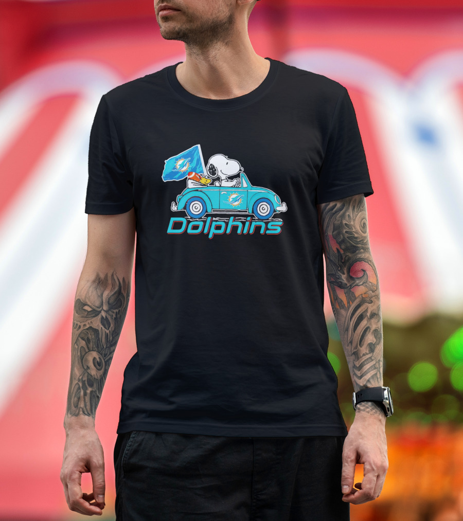 Snoopy And Woodstock Driving Car Miami Dolphins Flag T-Shirt