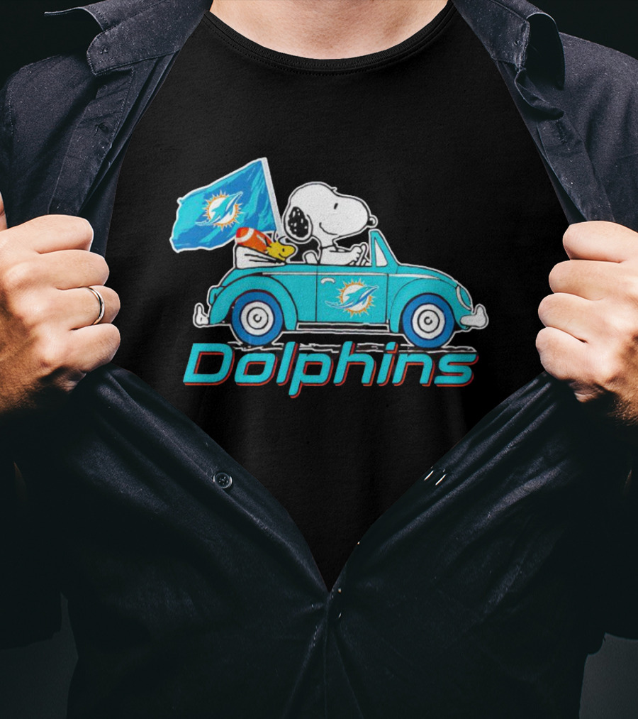 Snoopy And Woodstock Driving Car Miami Dolphins Flag T-Shirt