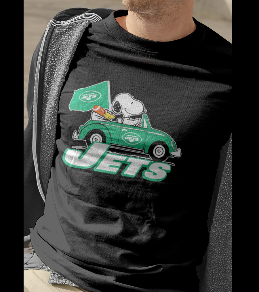 Snoopy And Woodstock Driving New York Jets Car With Flag T-Shirt