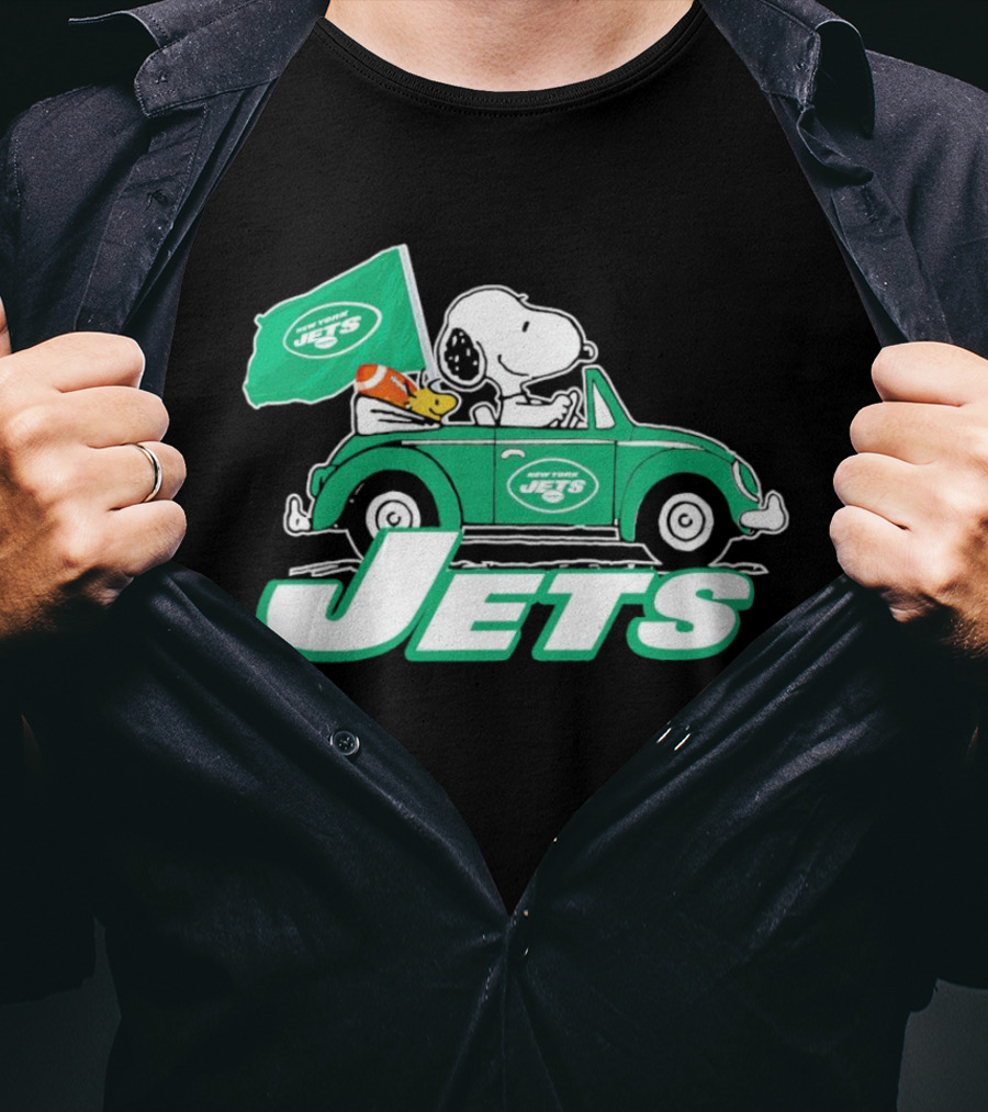 Snoopy And Woodstock Driving New York Jets Car With Flag T-Shirt