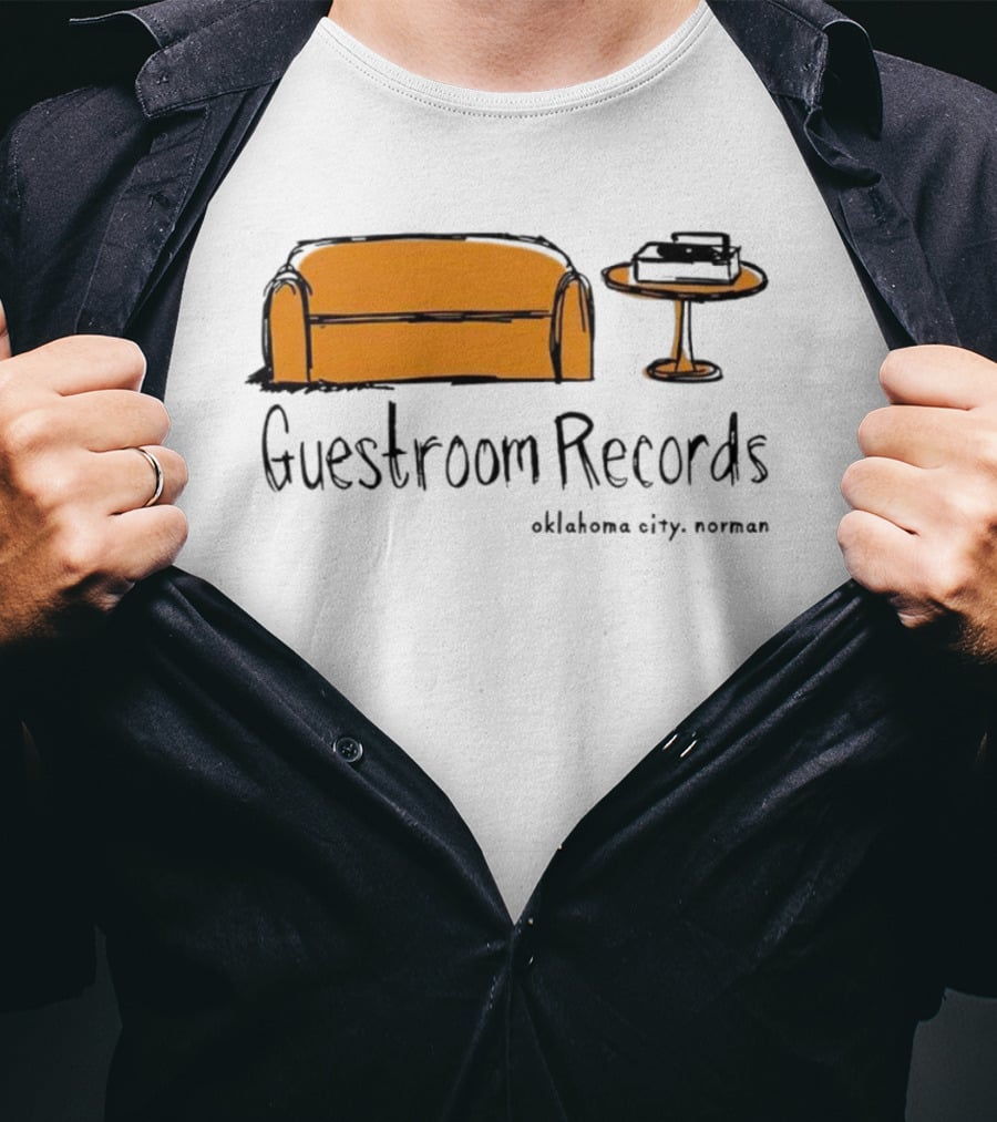 Guestroom Records Oklahoma City Norman Couch And Turntable T-Shirt