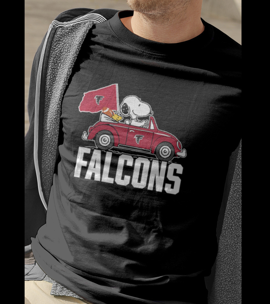 Snoopy Woodstock Driving Car With Atlanta Falcons Flag T-Shirt