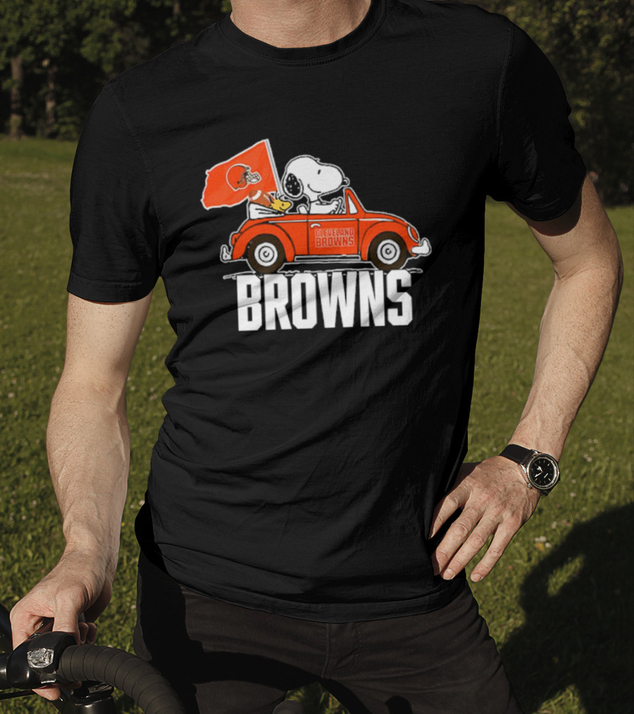 Cleveland Browns Snoopy Woodstock Driving Car With Flag T-Shirt