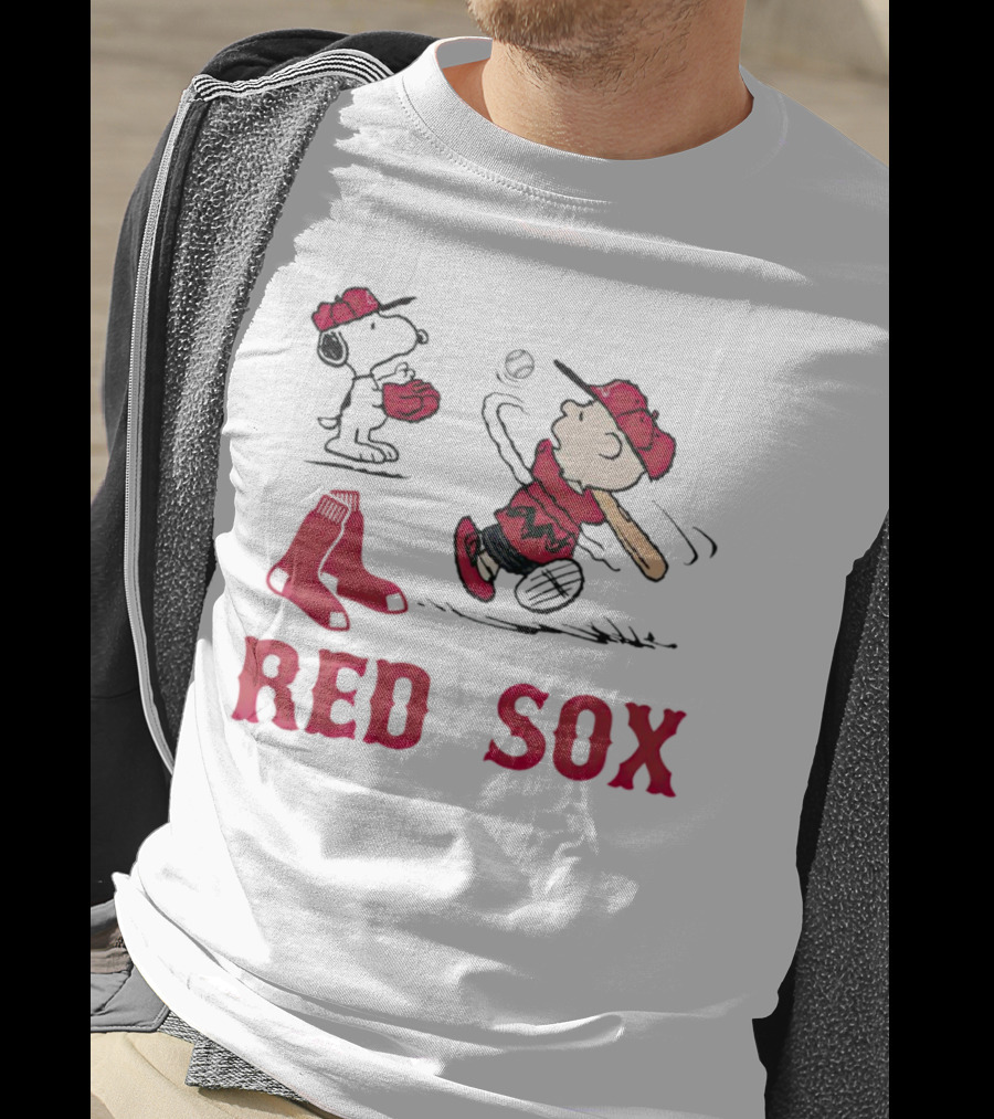 Charlie Brown Snoopy Boston Red Sox Baseball Play Peanuts Characters T-Shirt