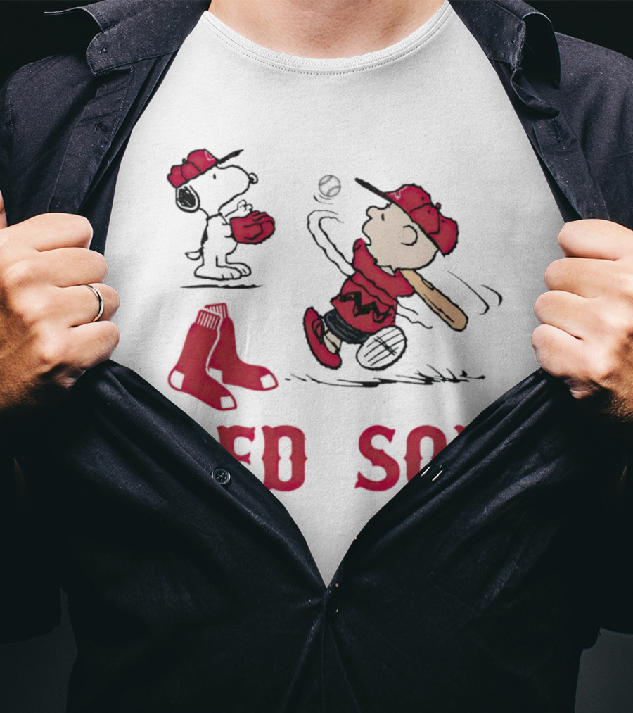 Charlie Brown Snoopy Boston Red Sox Baseball Play Peanuts Characters T-Shirt