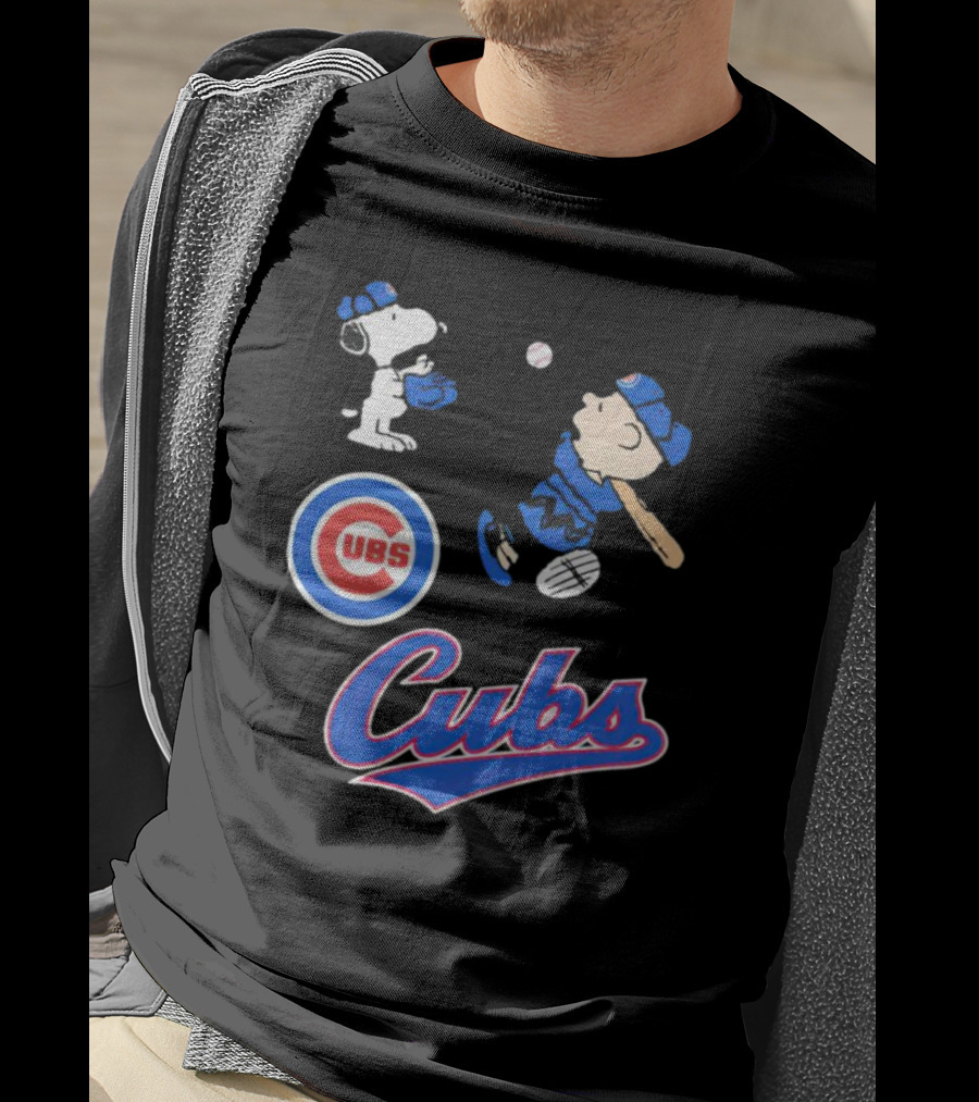 Snoopy And Charlie Brown In Chicago Cubs Baseball Uniforms T-Shirt