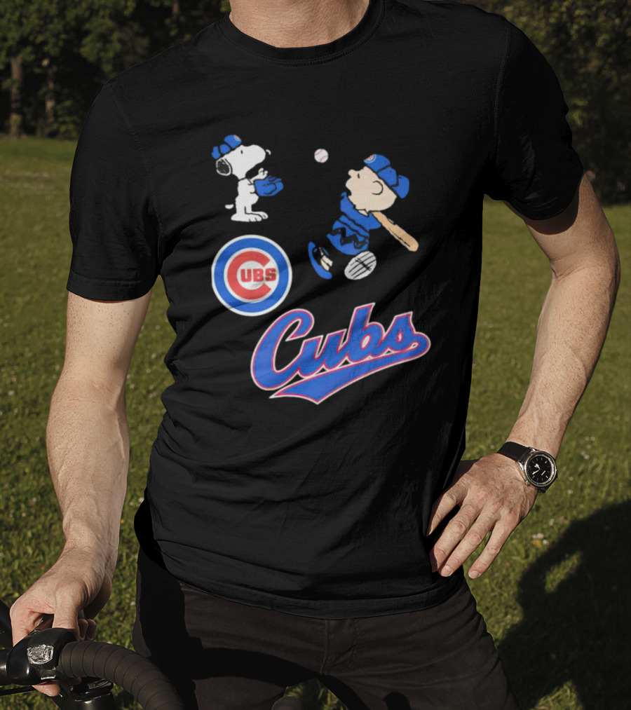 Snoopy And Charlie Brown In Chicago Cubs Baseball Uniforms T-Shirt