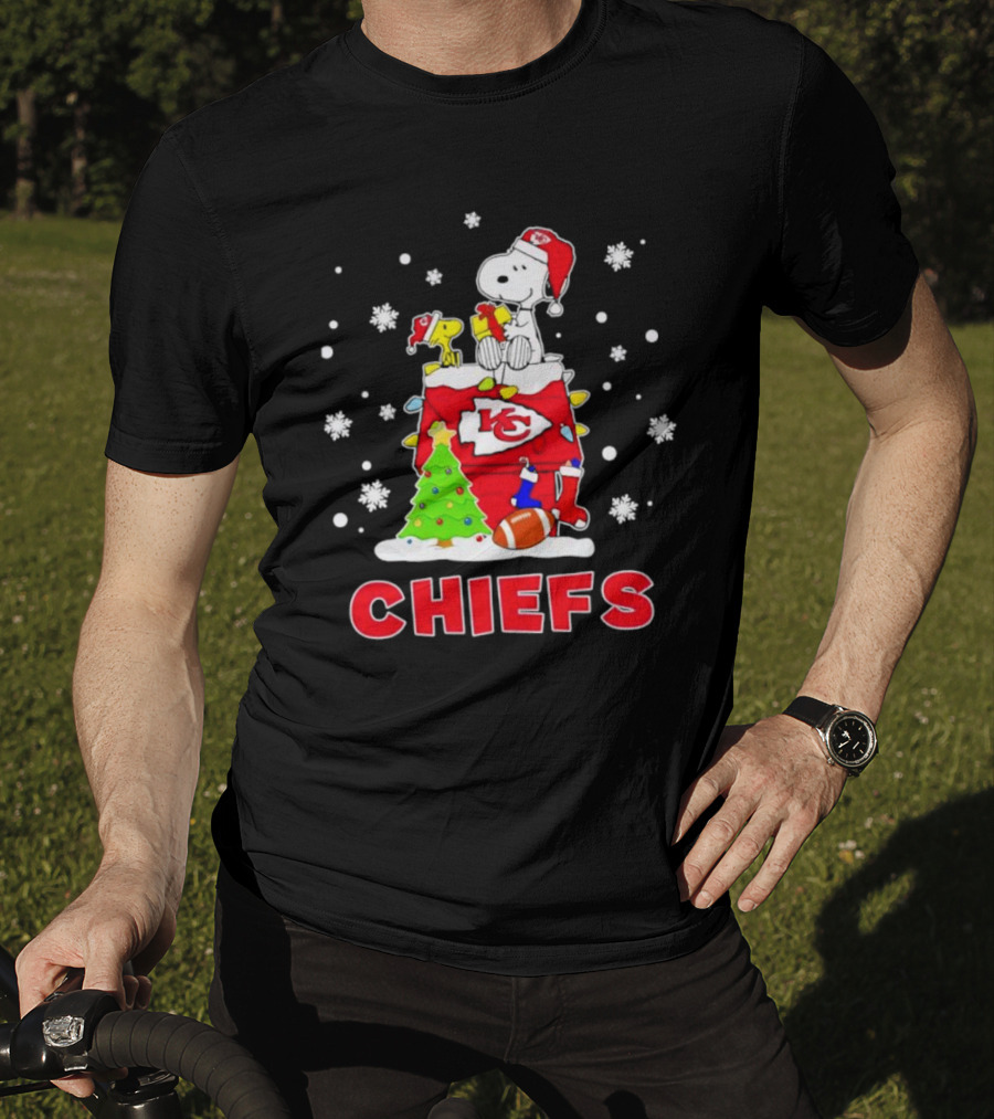 Kansas City Chiefs Christmas Snoopy Woodstock Dog House T-Shirt
