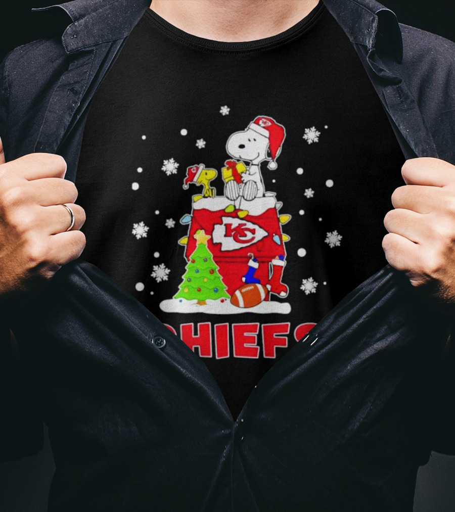 Kansas City Chiefs Christmas Snoopy Woodstock Dog House T-Shirt