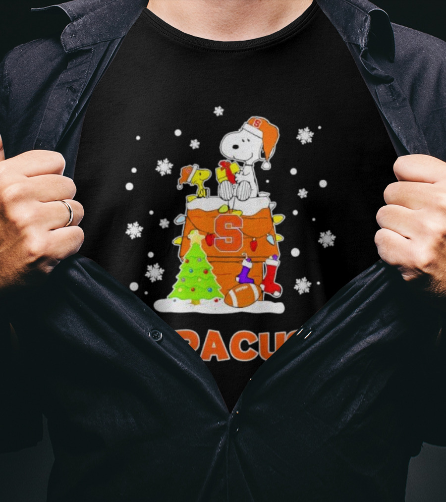 Snoopy And Woodstock On Syracuse Orange Doghouse Christmas Football Scene T-Shirt